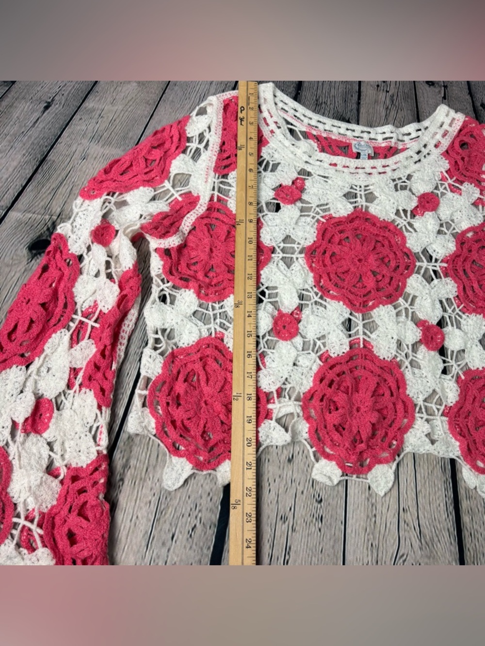 Blue Rain by francesca’s Crochet Floral Knit Top Pink Cream Bell Sleeves Sz L/XL - Picture 4 of 9